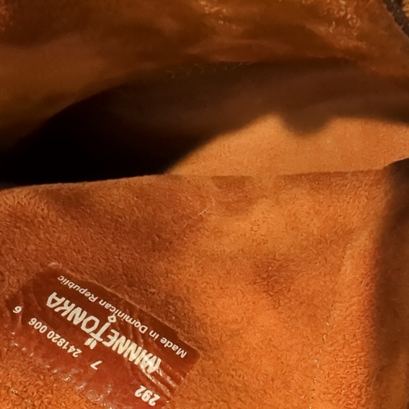 Minnetonka suede moccasin fringe booties women's 7 - Picture 3 of 11